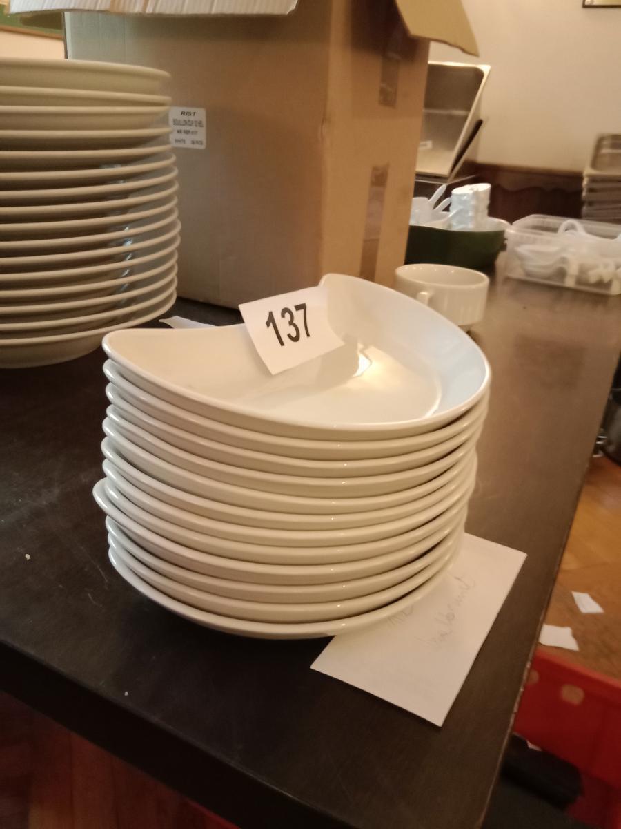 12 St&uuml;ck halbrunde Schalen Steelite