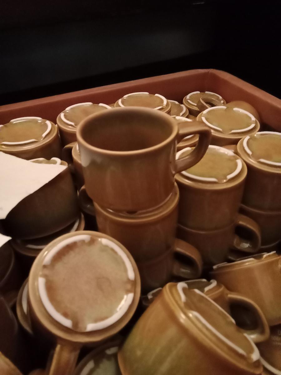 220 St&uuml;ck Mocca-Tassen mit Untersetzer?d=2026-01-28 15:48:52