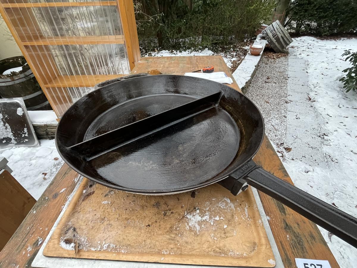 Gusspfanne ca. 60 kg 75 cm Durchmesser / Gr&ouml;&szlig;e 132 cm?d=2026-01-28 15:48:36