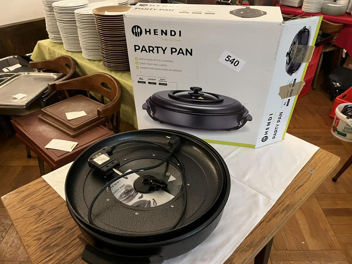HENDI Party Pan 1400 W?d=2026-01-28 15:49:49