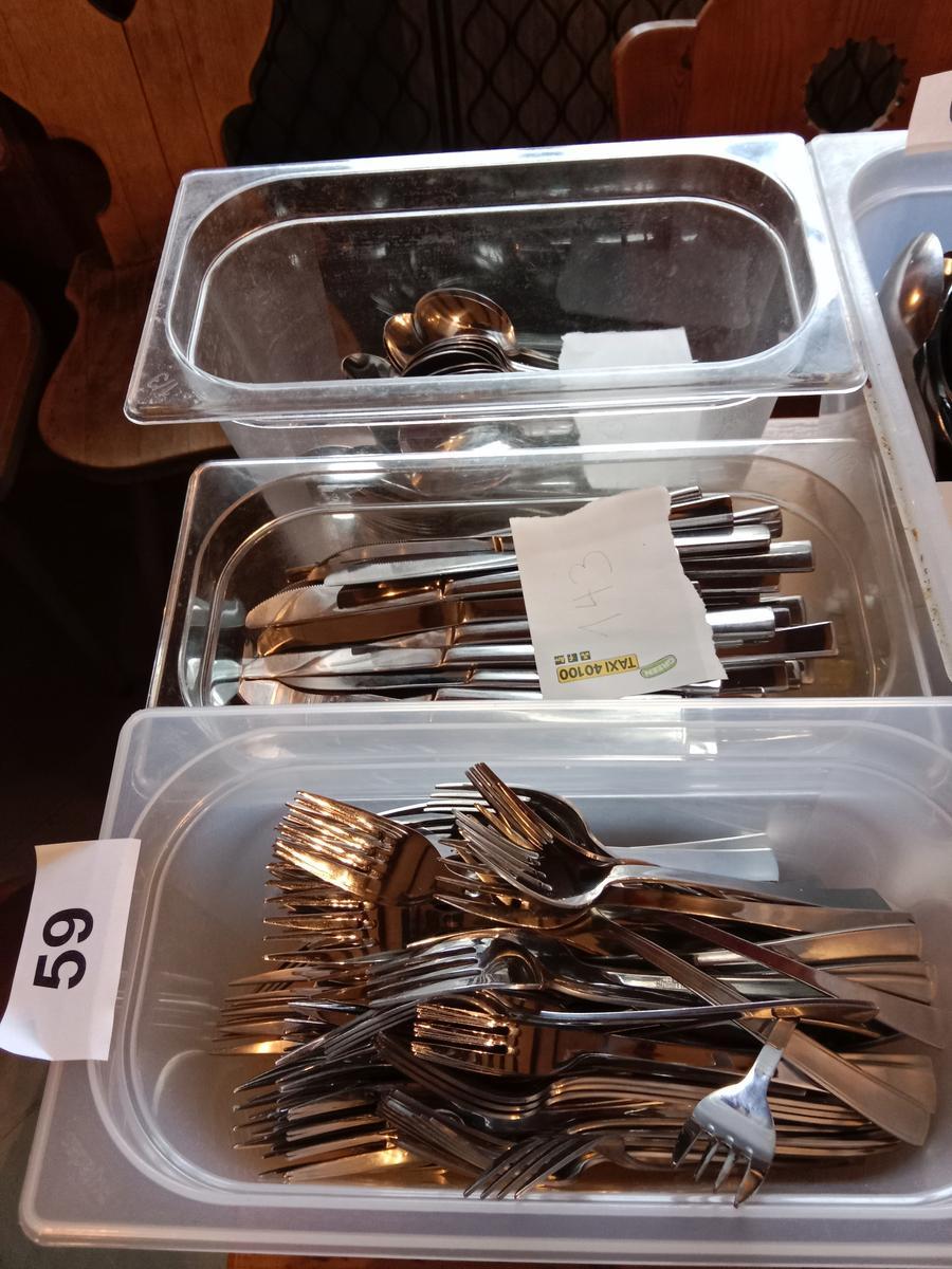 Besteckset: 160 Gabeln,143 Messer , 98 L&ouml;ffel?d=2026-01-28 14:13:28