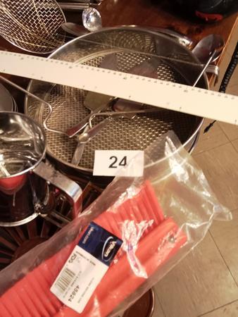 Posten Patisserie Behelfe Tortenteiler Rist,Sieb,Tortenheber Posten Patisserie Behelfe Tortenteiler Rist,Sieb,Tortenheber