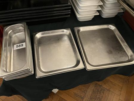 8 teiliges GN Behälterset 3/1-2 , 4/1-4,1/1-3 8 teiliges GN Behälterset 3/1-2 , 4/1-4,1/1-3