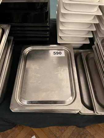 17 Stück GN Behälter 1/2 Steckdeckel 17 Stück GN Behälter 1/2 Steckdeckel