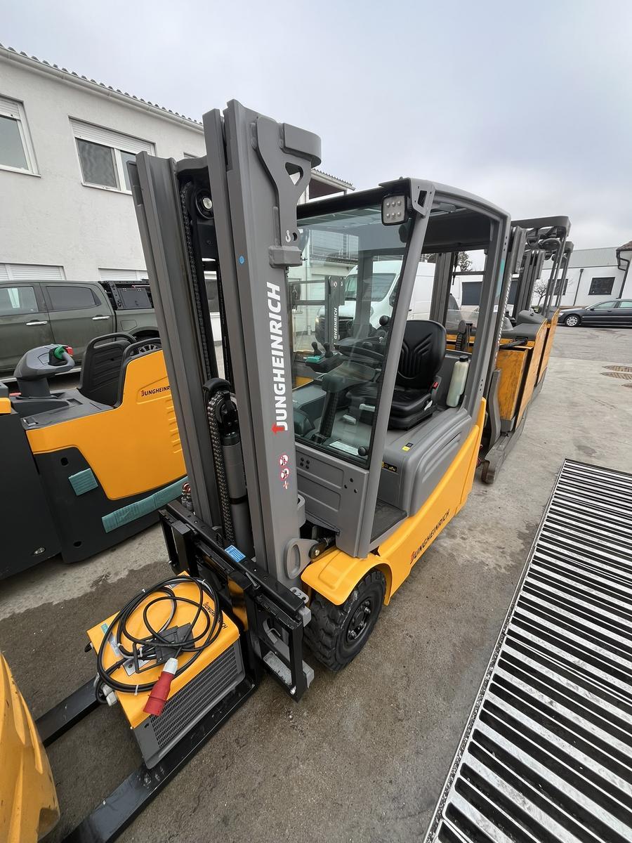 JUNGHEINRICH EFG 216 k 425 DZ Li-ION, BJ 2019?d=2026-01-29 19:25:32