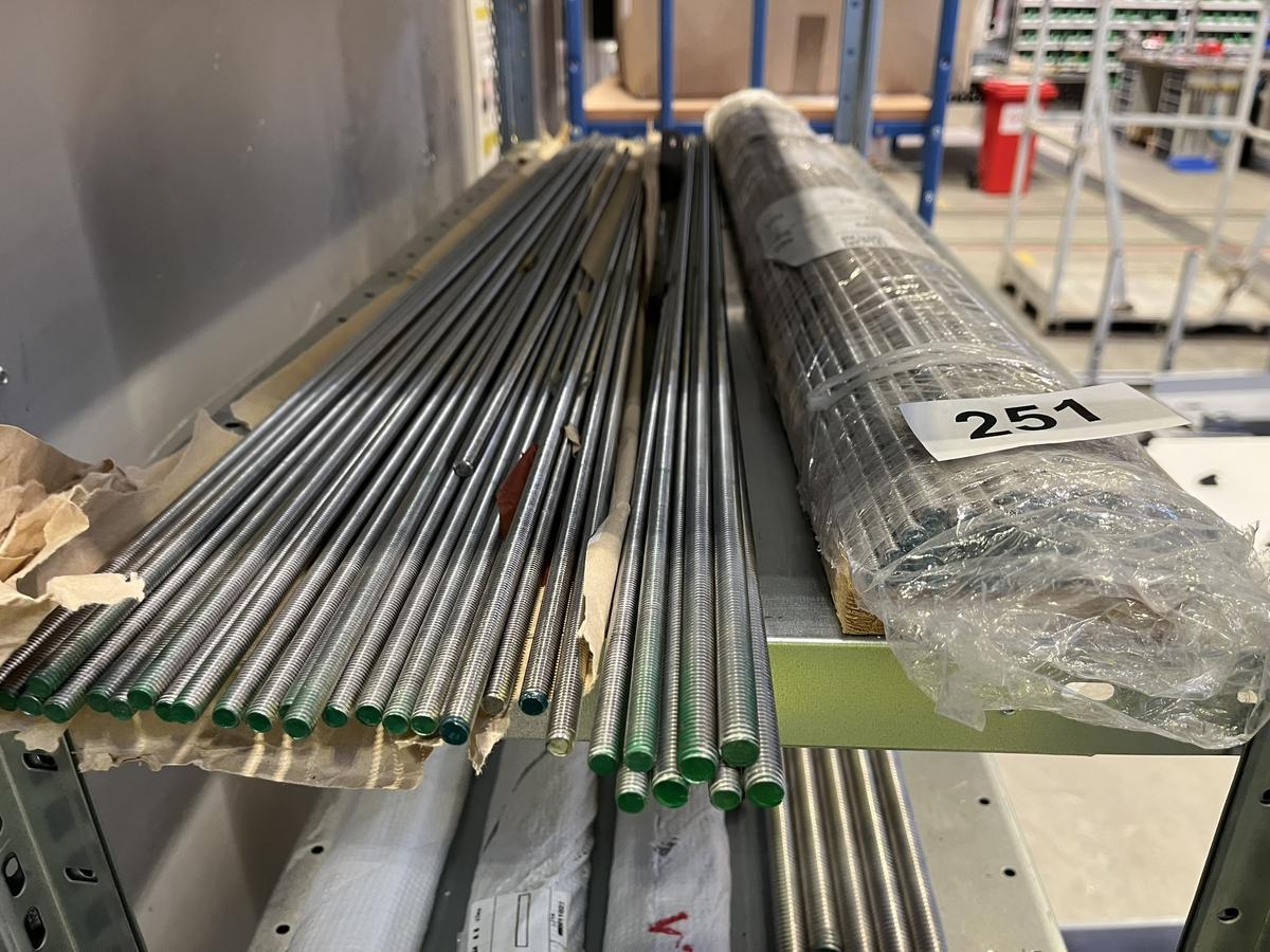 ca.70 St&uuml;ck Gewindestangen M 6 - M 8 - 100 cm