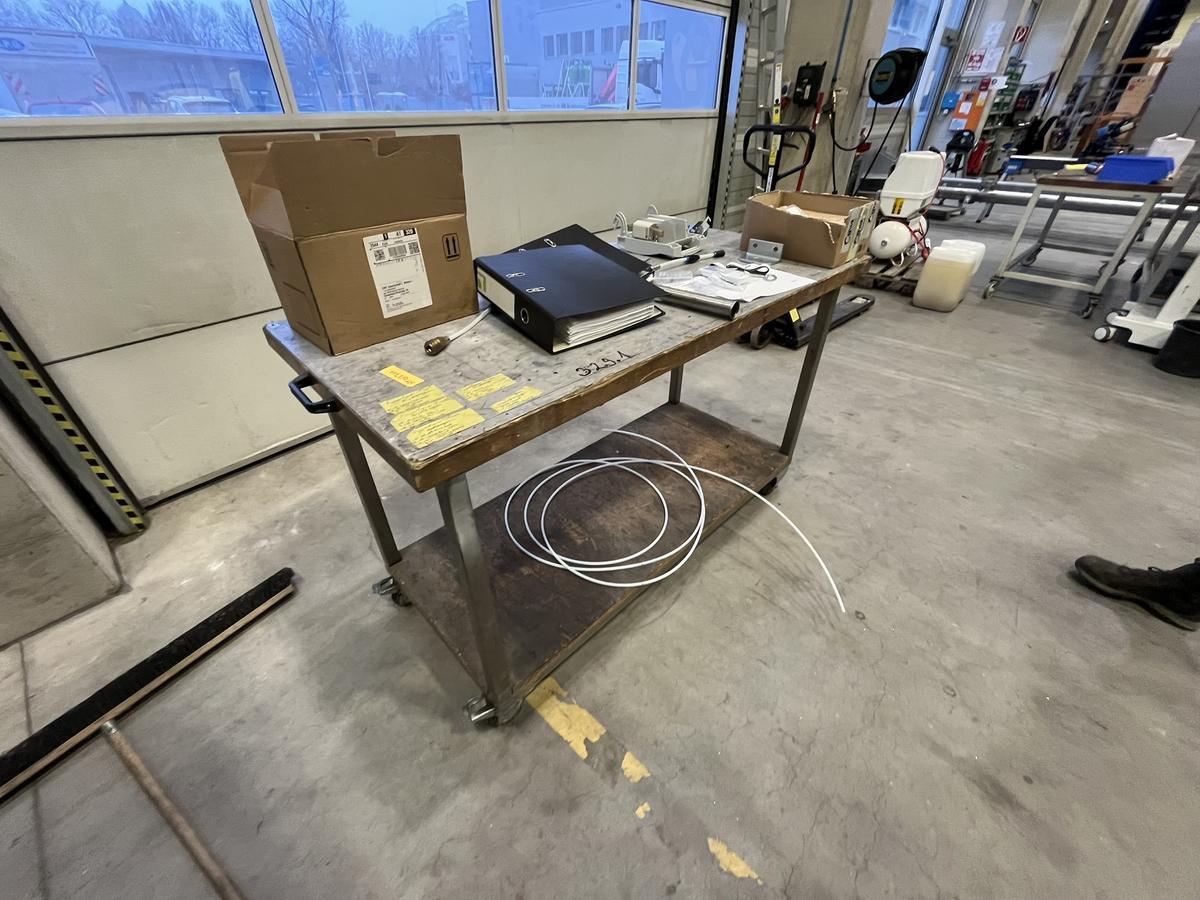 Werktisch mit Massivholzplatte mobil ca. 160/70 cm?d=2026-02-05 18:12:04