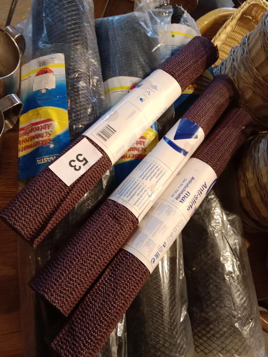 6 Pakete rutschfeste Tischunterlagen?d=2026-02-05 22:49:42