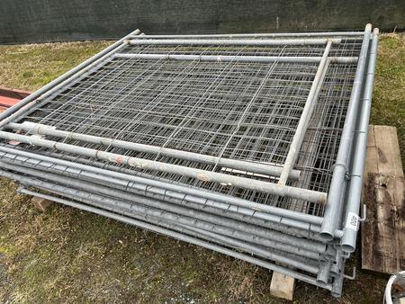 15 St�ck Bauzaunelmente, verzinkt ca. 220/200 cm, 2 Stk. 200/150 cm plus 15 F��e f�r Bauzaun