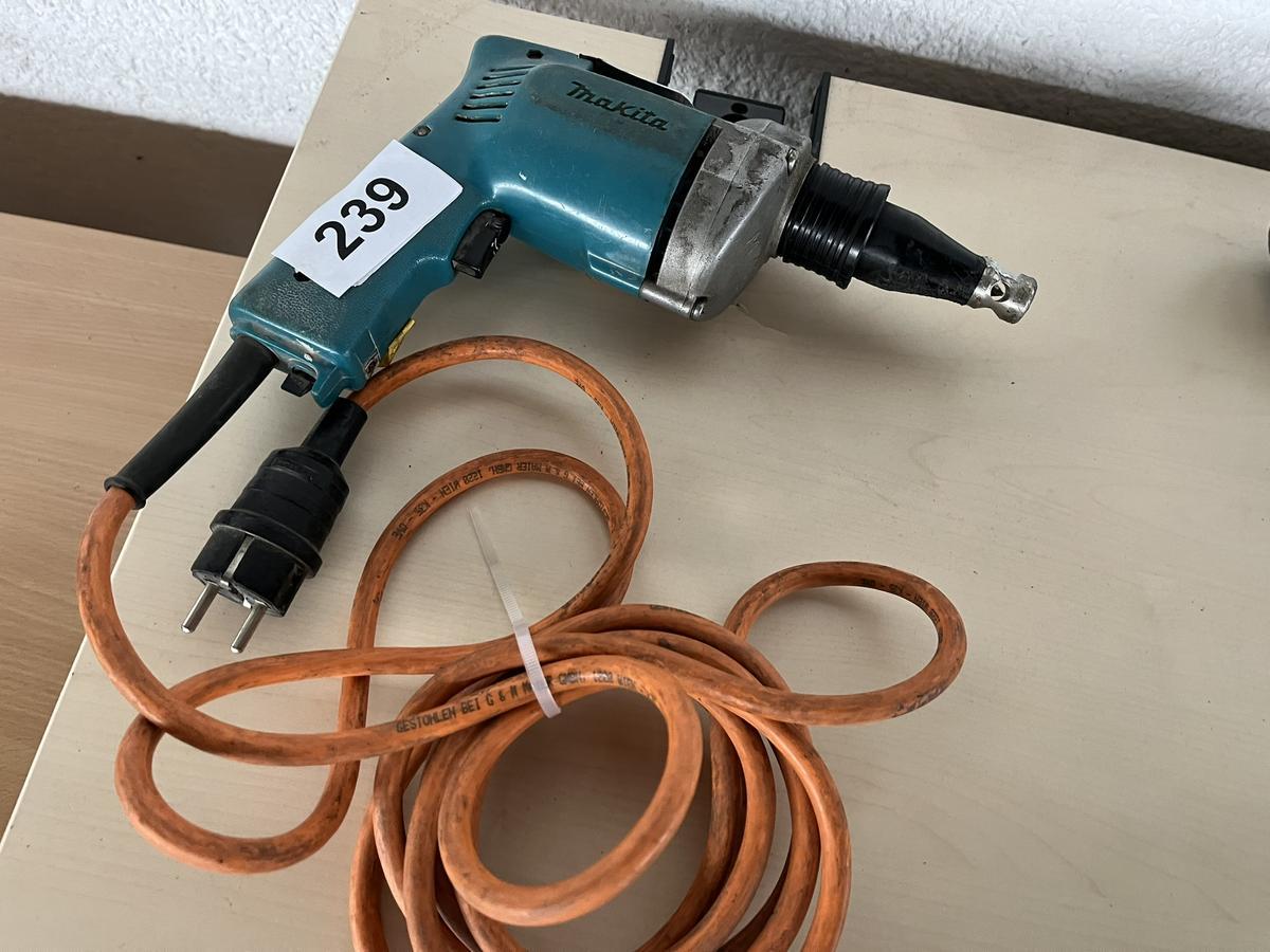 Makita Schrauber 6802
