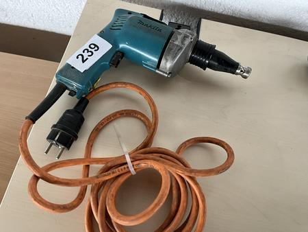 Makita Schrauber 6802