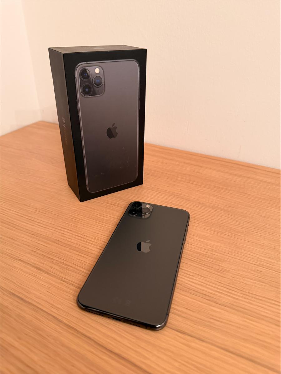 iPhone 11 pro Max?d=2026-02-20 17:01:57