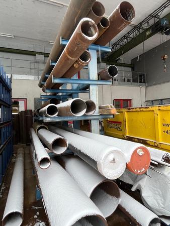 Kragarmregalanlage bestehend aus 4 Stück Stehern H: 3.50 m Ausladung: 1.20 Kragarmregalanlage bestehend aus 4 Stück Stehern H: 3.50 m Ausladung: 1.20