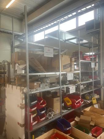 ca. 4 lfm Fachbodenregal geschraubt H: 3 m T: 0.6 m ca. 4 lfm Fachbodenregal geschraubt H: 3 m T: 0.6 m