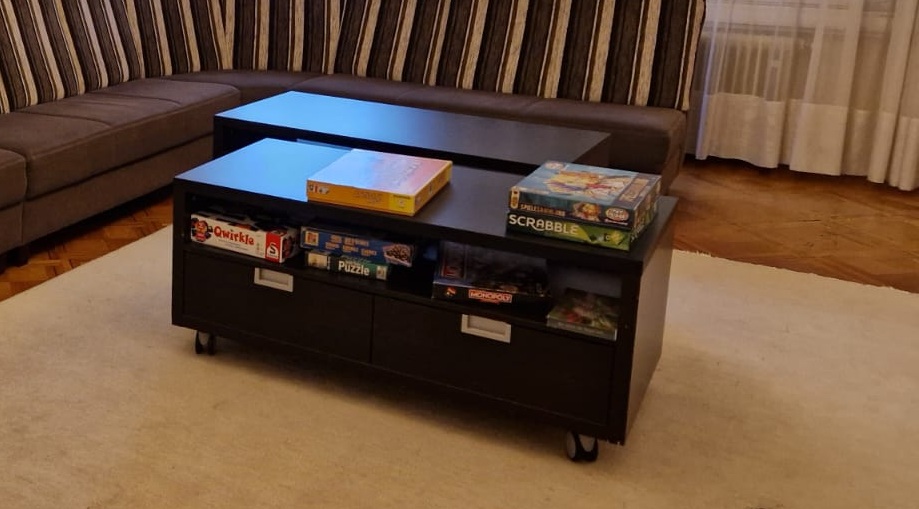 Couchtisch, 120 cm lang, 60 cm tief, 54 cm hoch