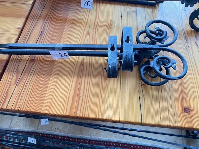 2 Handgeschmiedete Vorhangstangen 184?d=2026-02-27 17:42:26