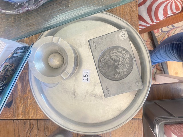 1 Zinn Zigarettenbox 8 x 13 ca. 500g und 1 Zinn Aschenbecher?d=2026-02-27 19:29:00