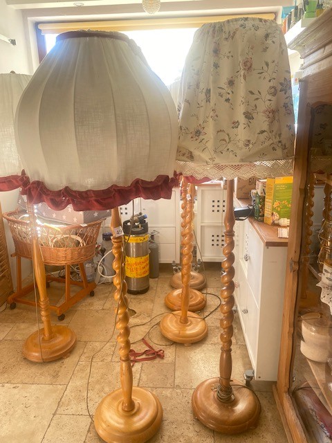 Gedrechselte Lampen 150  und Gro&szlig;e Lampenschirme 55 Durchmesser h&ouml;henverstellbar?d=2026-02-27 17:42:25