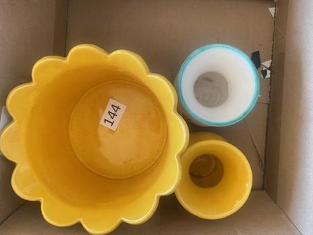 Gelbe Gmundner Keramik Vase und Übertopf Gelbe Gmundner Keramik Vase und Übertopf