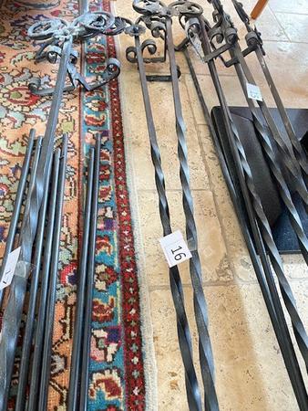 2 Handgeschmiedete Vorhangstangen 184 2 Handgeschmiedete Vorhangstangen 184