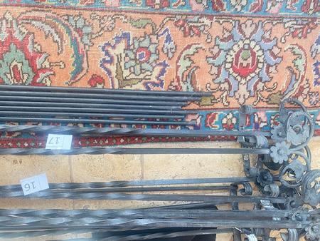 2 Handgeschmiedete Vorhangstangen 184 2 Handgeschmiedete Vorhangstangen 184