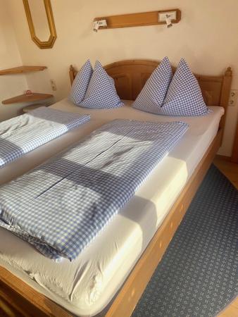 Vogelauer Doppelbett, freistehend, 180x200 cm Vogelauer Doppelbett, freistehend, 180x200 cm