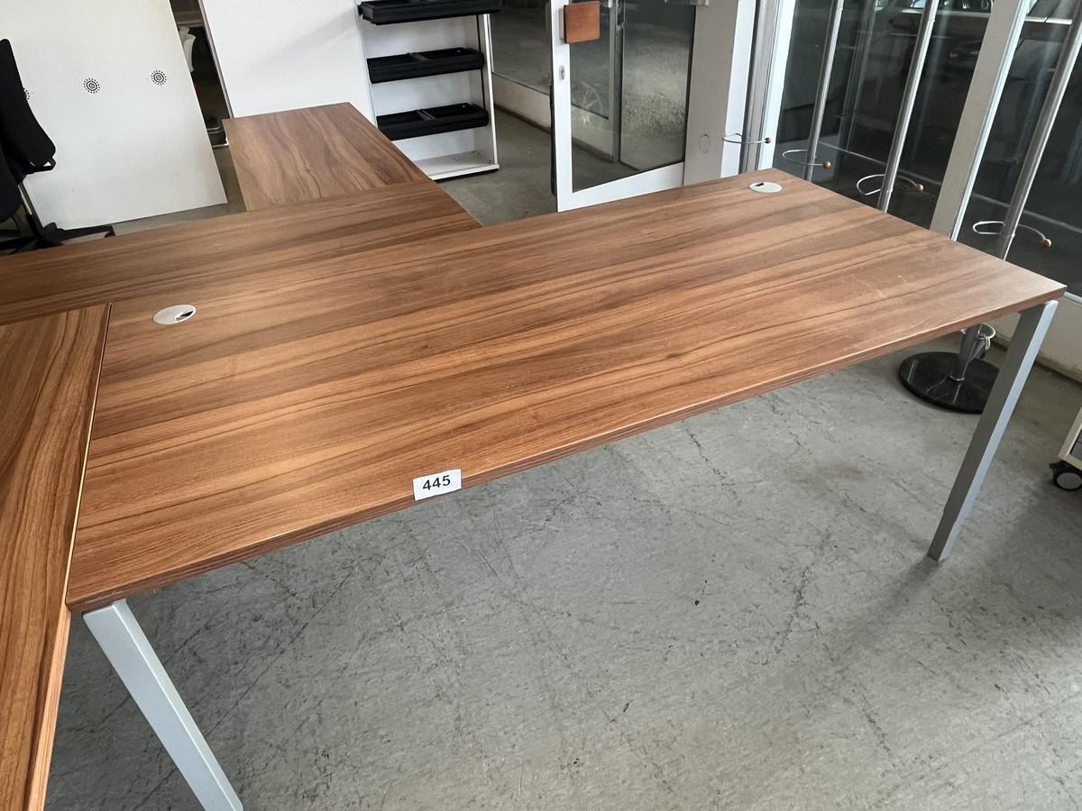 Neud&ouml;rfler Schreibtisch ca. 180/90 cm?d=2026-03-04 02:00:21