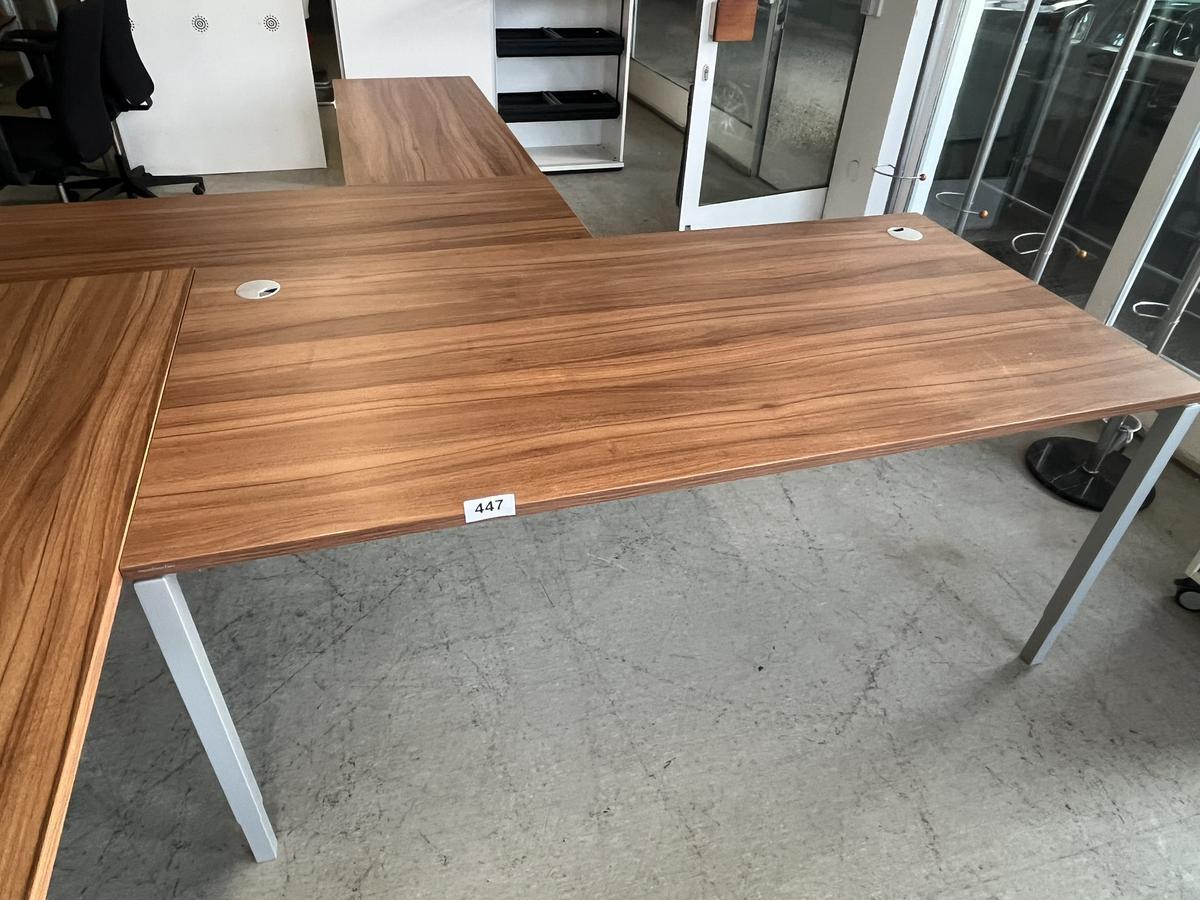 Neud&ouml;rfler Schreibtisch ca. 180/90 cm?d=2026-03-04 02:00:20