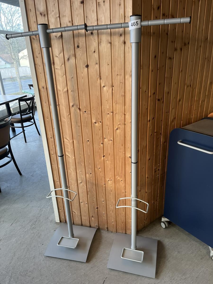 2 St&uuml;ck Garderobenst&auml;nder?d=2026-03-04 03:33:30