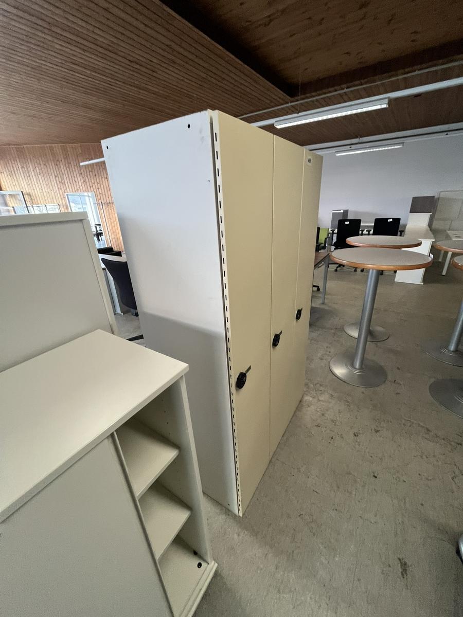 3-er Umkleidespind mit Zahlencode - Ausstellungsst&uuml;ck?d=2026-03-04 03:34:06