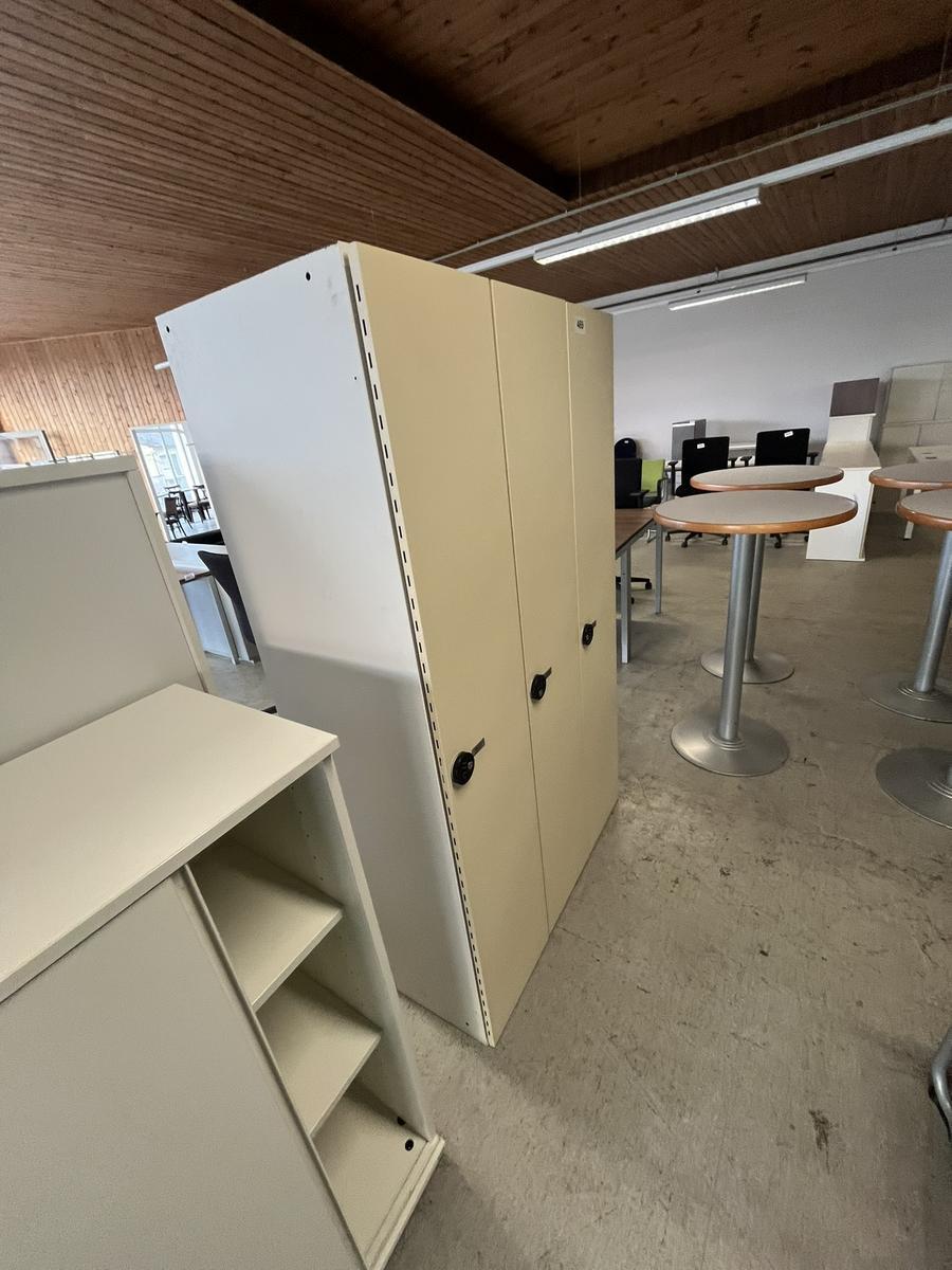 3-er Umkleidespind mit Zahlencode - Ausstellungsst&uuml;ck?d=2026-03-04 03:33:30