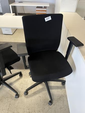 Bürodrehstuhl schwarz mit Armlehne, ergonomisch Type Office Bürodrehstuhl schwarz mit Armlehne, ergonomisch Type Office