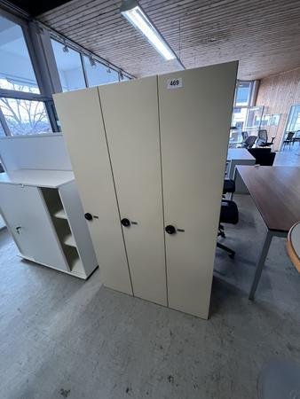 3-er Umkleidespind mit Zahlencode - Ausstellungsstück 3-er Umkleidespind mit Zahlencode - Ausstellungsstück