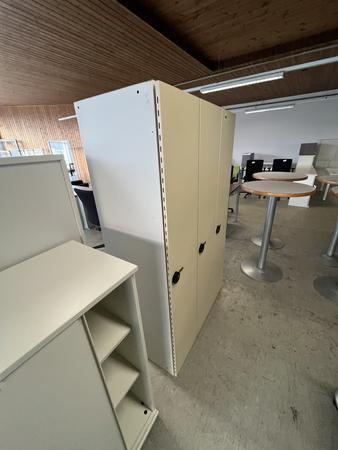 3-er Umkleidespind mit Zahlencode - Ausstellungsstück 3-er Umkleidespind mit Zahlencode - Ausstellungsstück