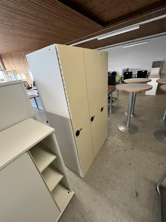 3-er Umkleidespind mit Zahlencode - Ausstellungsstück 3-er Umkleidespind mit Zahlencode - Ausstellungsstück