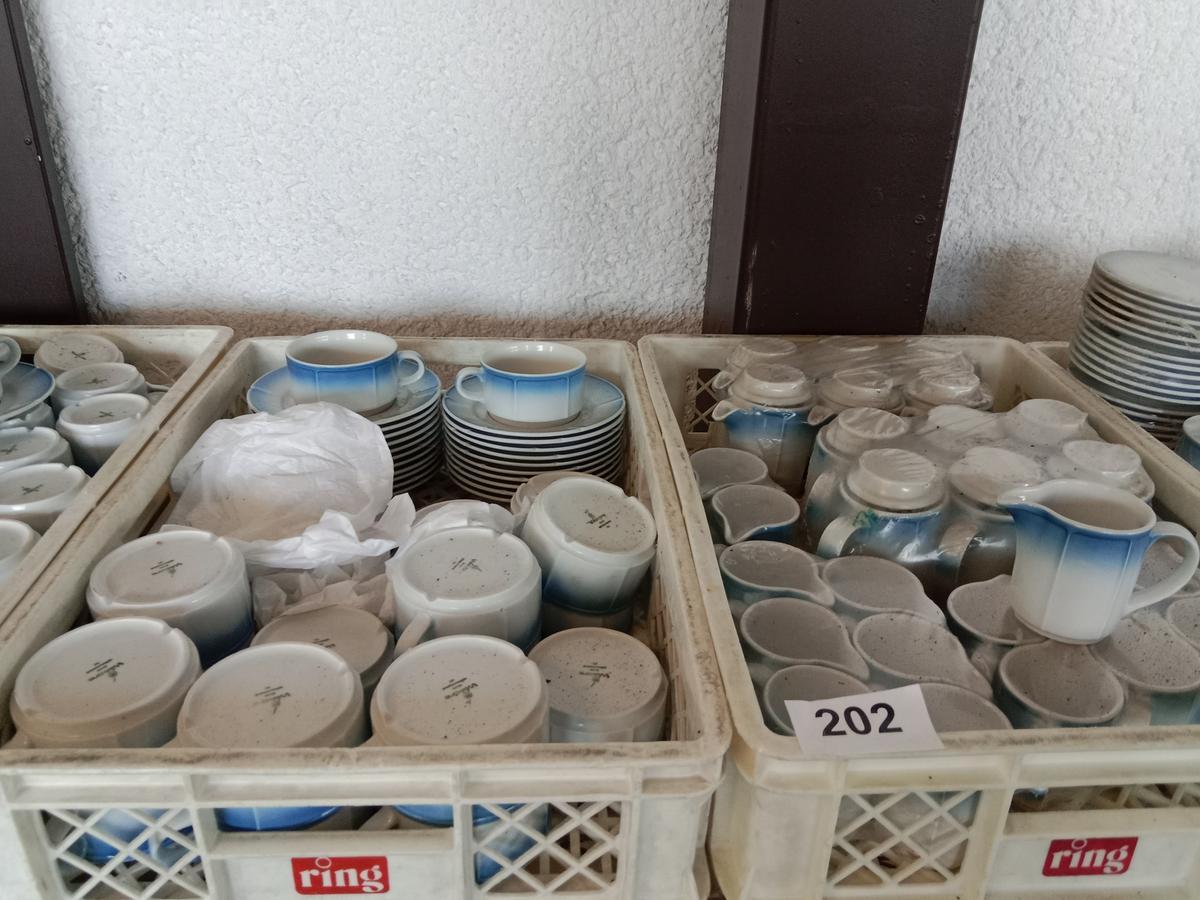 Gro&szlig;posten Kaffee- bzw. Teegeschirr, blau/wei&szlig;?d=2026-03-04 15:53:12