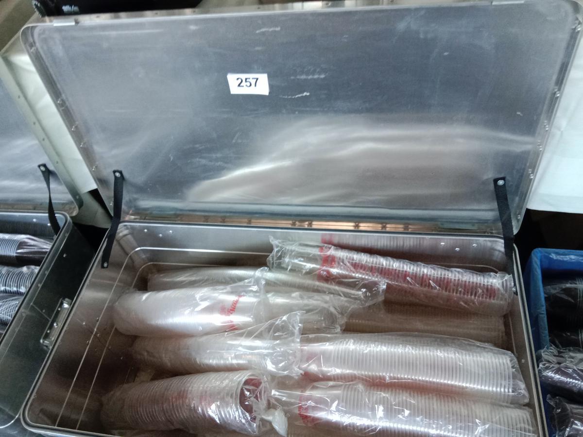 Posten Plastikbecher inkl. Alu Transportbox 90x45x40cm?d=2026-03-04 15:52:36