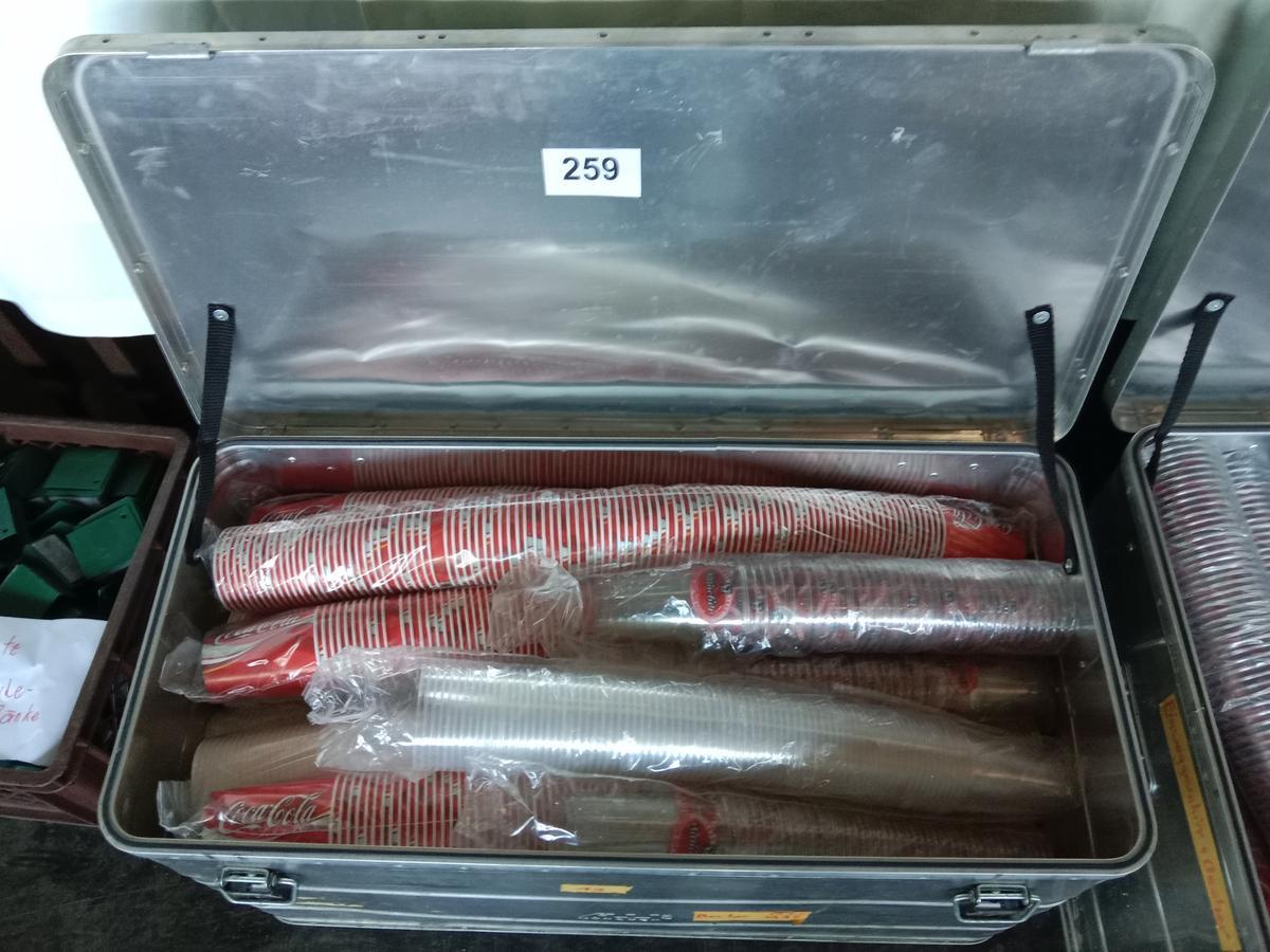 Gro&szlig;posten Plastikbecher inkl. Alubox 75x35x40cm?d=2026-03-04 15:54:18