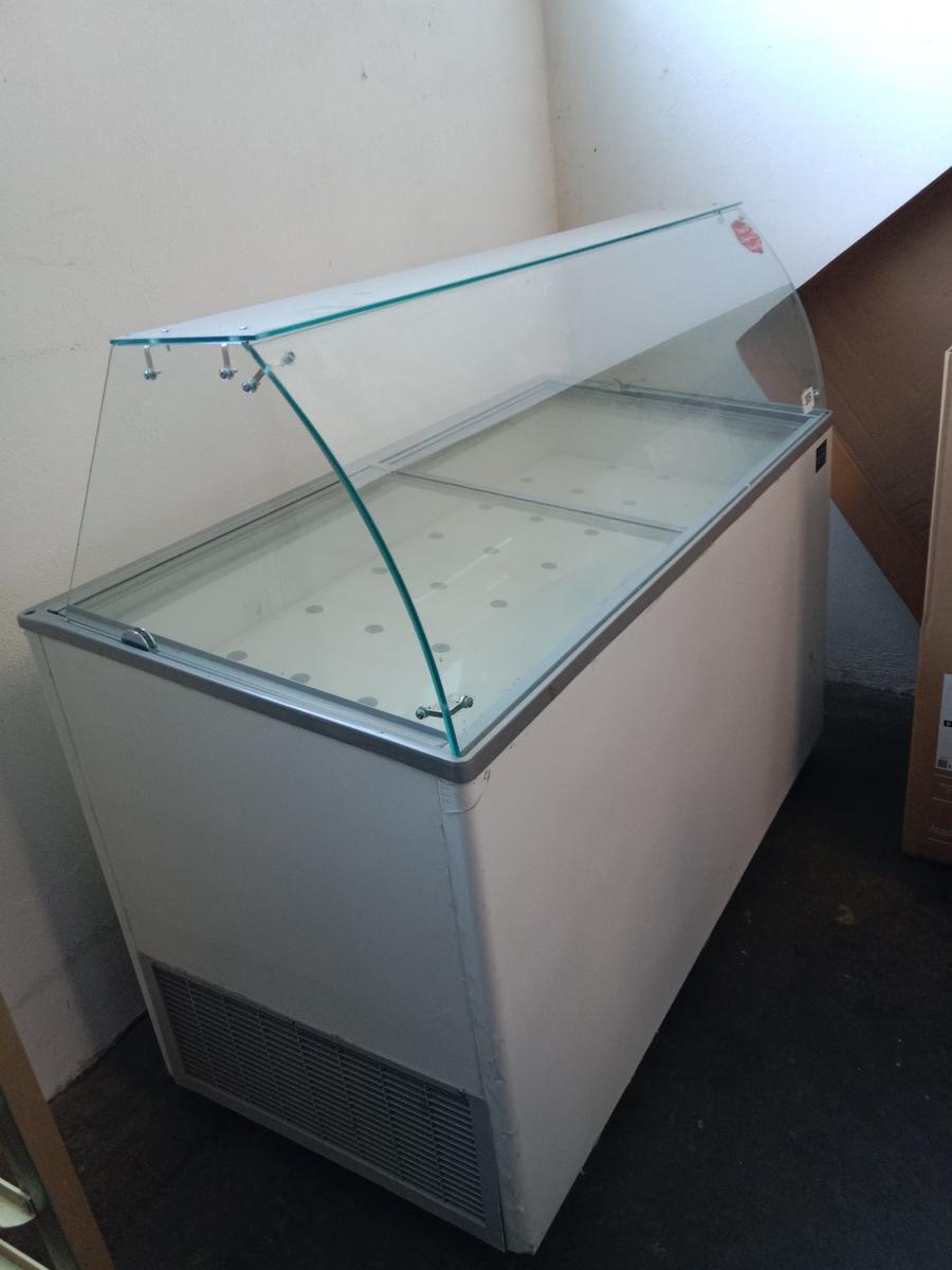 Eisausgabepult Combi Steel, Modell 7472, ca. 140x70x125cm?d=2026-03-04 17:34:39