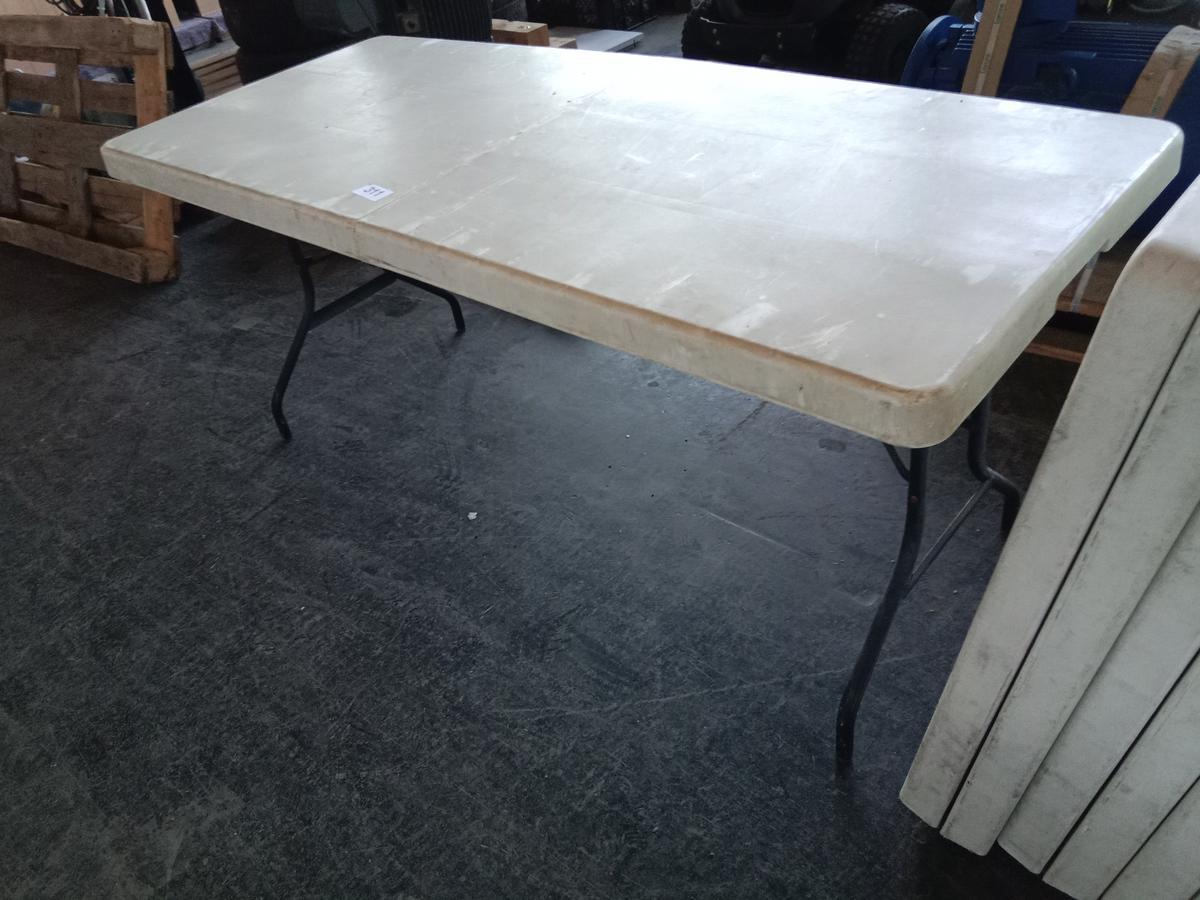 4 Stk. Plastik Bankett Tische, je 75x180x80cm?d=2026-03-04 17:34:38