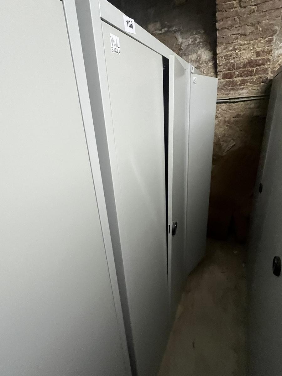 Metallschrank mit Doppelt&uuml;re, Breite 80cm, H&ouml;he 195cm, Tiefe 40cm?d=2026-03-09 21:30:11