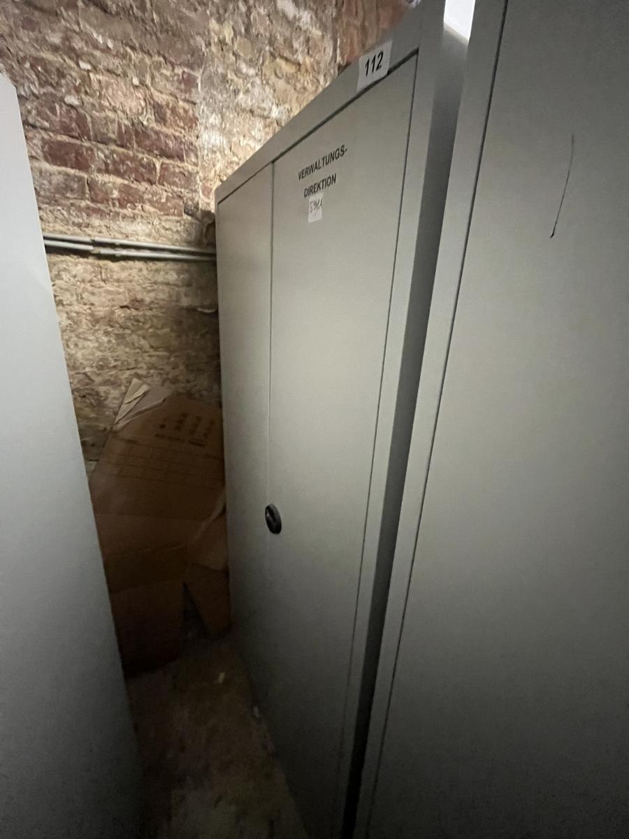 Metallschrank mit Doppelt&uuml;re, Breite 80cm, H&ouml;he 195cm, Tiefe 40cm?d=2026-03-09 21:31:56
