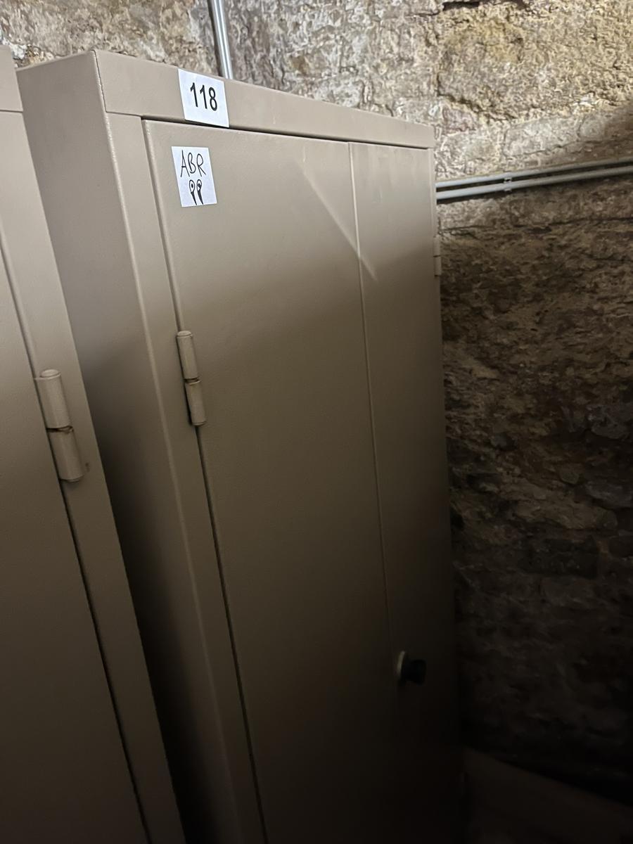 Metallschrank mit Doppelt&uuml;re, Breite 95cm, H&ouml;he 185cm, Tiefe 40cm