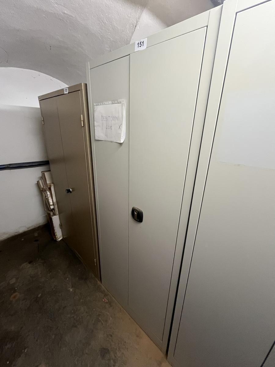 Metallschrank mit Doppelt&uuml;re, Breite 80cm, H&ouml;he 195cm, Tiefe 40cm?d=2026-03-09 21:30:04