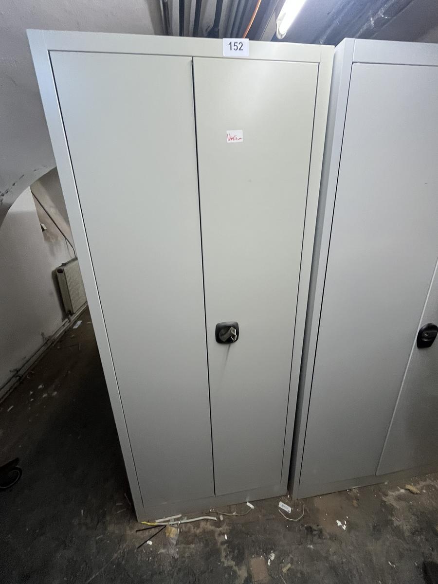 Metallschrank mit Doppelt&uuml;re, Breite 80cm, H&ouml;he 195cm, Tiefe 40cm?d=2026-03-09 21:31:47