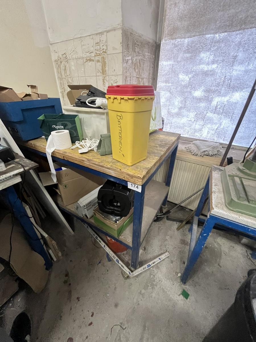 Werktisch, rollbar, ca. 150x75x90cm?d=2026-03-09 21:31:42