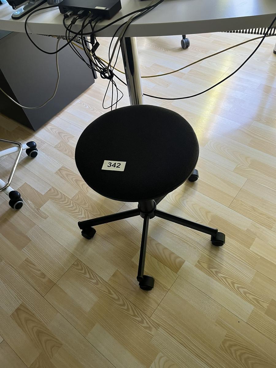 Hocker?d=2026-03-09 21:31:41