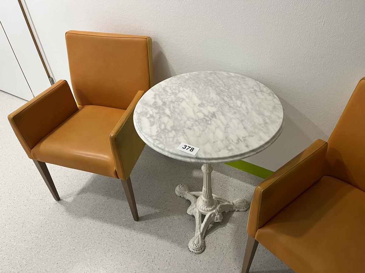 Besuchertisch ca. 60 cm Durchmesser mit 2 St&uuml;hlen?d=2026-03-09 21:31:47