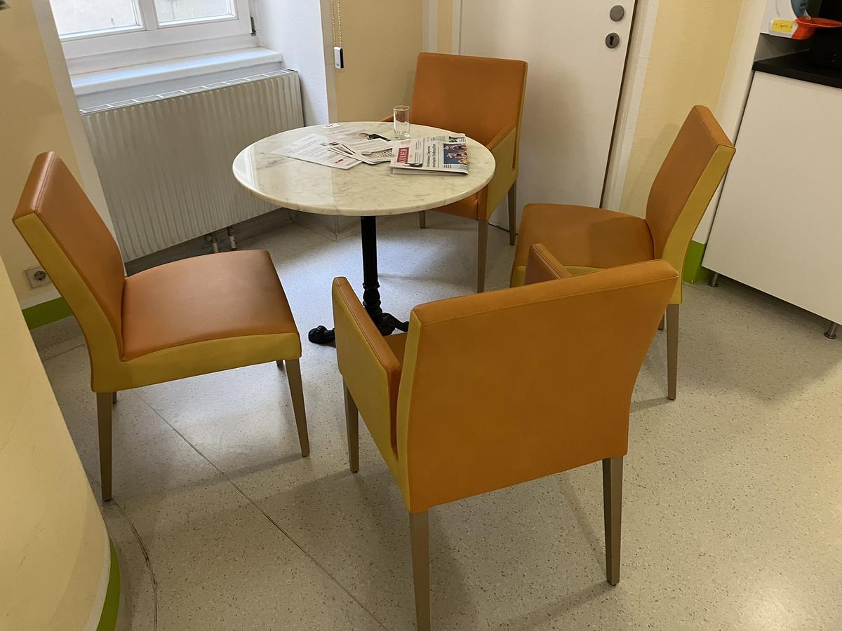 Besuchertisch DM 80cm, Steinplatte, inkl. 4 St&uuml;hle?d=2026-03-09 20:11:28