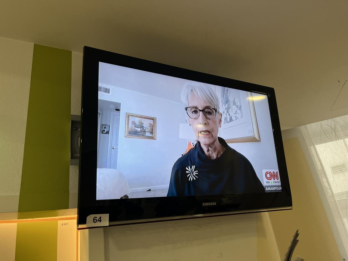 Samsung TV Ger&auml;t, mit Wandhalterung, Diagonale 100cm